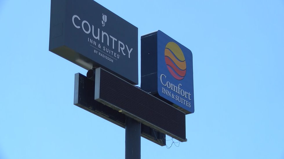 Country Inn & Suites and Comfort Inn & Suites