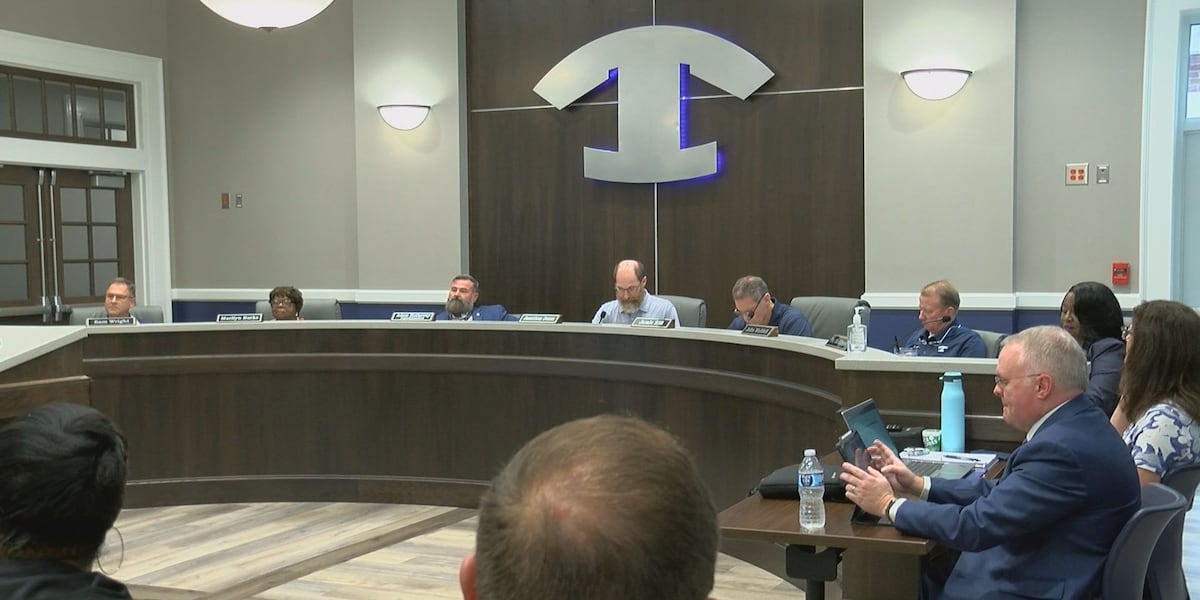 FULL STORY: Tift Co Schools superintendent Tift Co High School FULL STORY: Tift Co Schools superintendent Tift Co High School