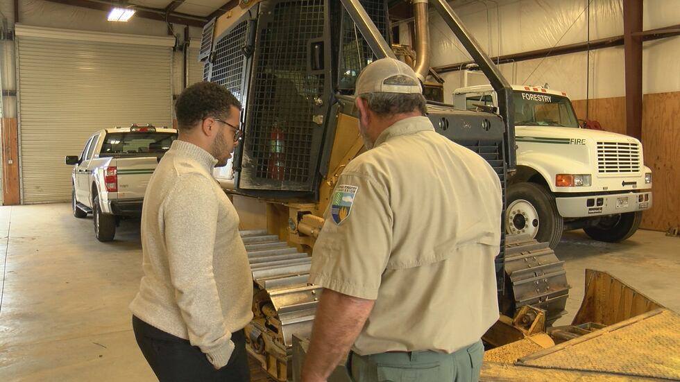 Quinlan Parker and Chief Ranger David Hodges (WALB)